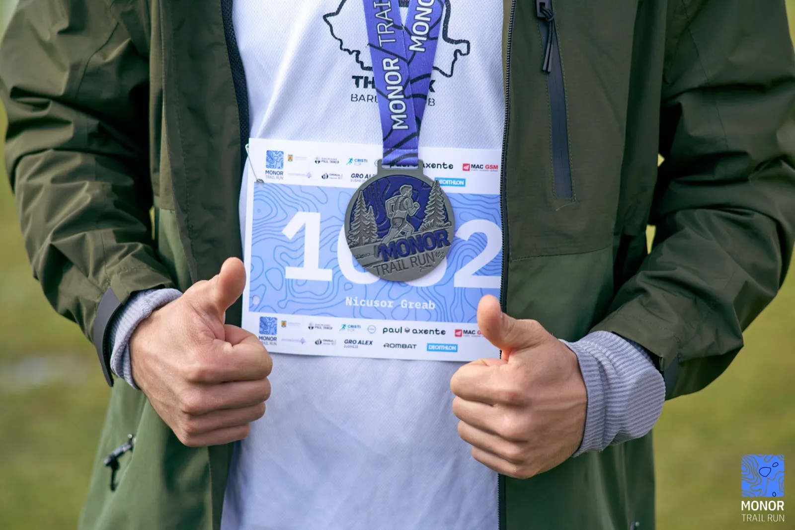 Concurenți pe urcarea principală la Monor Trail Run 2025